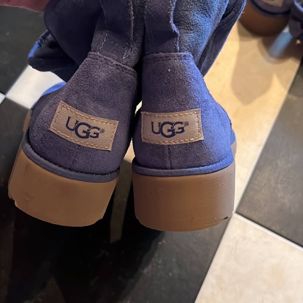 Ugg Size 6 Ankle Boot - image 2
